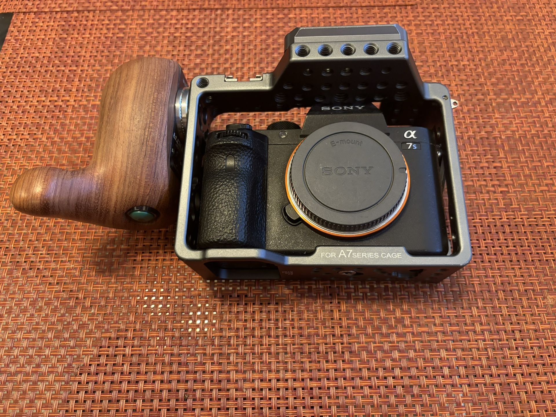 Sony A7Sii + Cage + Lens + 4 Batteries + Pelican Case