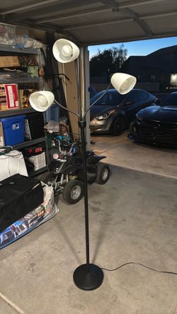 3 headed lamp