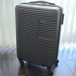 Hard Shell Carry-On Suitcase with Spinner Wheels