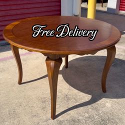 Dining Table Round W4ft x H30in See photos and details