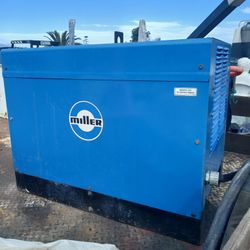 Welder  Miller Goldstar Hi Power .San Diego