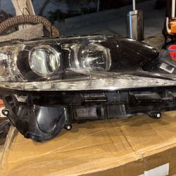 2018-19 Lexus Es Passenger Side Headlight OEM