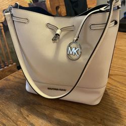 MK Micheal Kors Ivory White Reversible Leather Bucket Purse