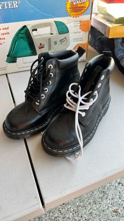 Original Dr Martins Girls Boots Brand New