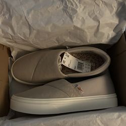 Woman Grey Reebok Slip Ons