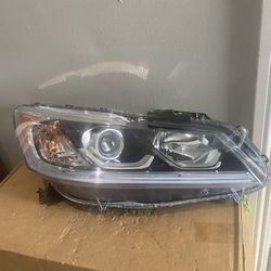 2016-2017 Honda Accord Hybrid Right Headlight 
