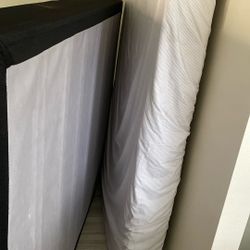 Full Mattress / Frame 
