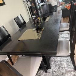 Dining table with 6 chairs