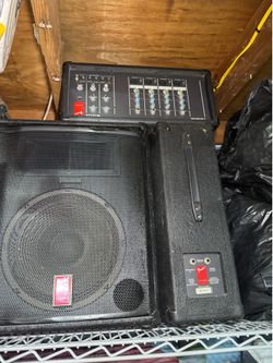 Fender 12 woofer cabinets with PA/amp complete