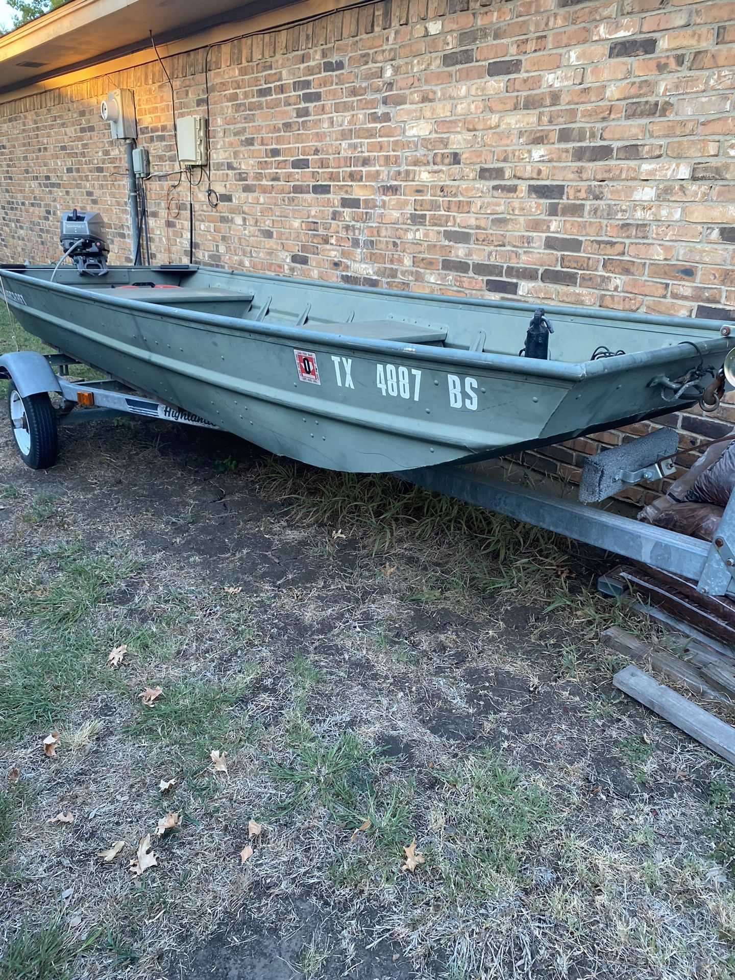ALUMACRAFT 14ft JON BOAT w/TRAILER