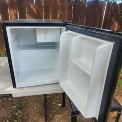 Hisense Mini Fridge