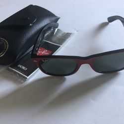Nice Ray-Ban RB2132 New Wayfarer  Sunglasses Red/ Black Green lens 52mm, Italy