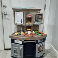 Little tikes Play Kitchen For Toddlers 