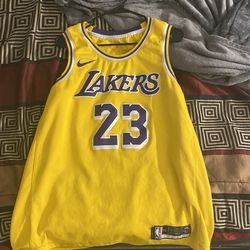 Lebron Jersey Size Large