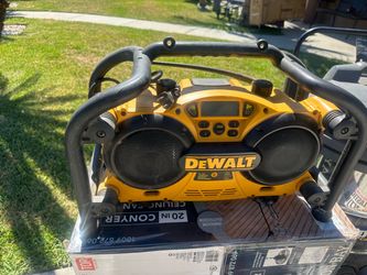 DeWalt Jobsite Radio and Battery Charger