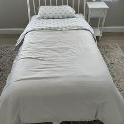 Solid Wood Platform Twin Bed