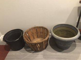 plants basket and three large plastic flower pots, for all $ 20