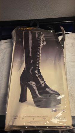 Black Patent Lace-Up Platform Boots with Chunky Heel