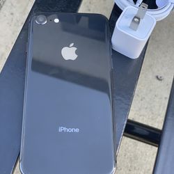 Factory Unlocked Apple iPhone 8, 64 gb Sold with warranty 