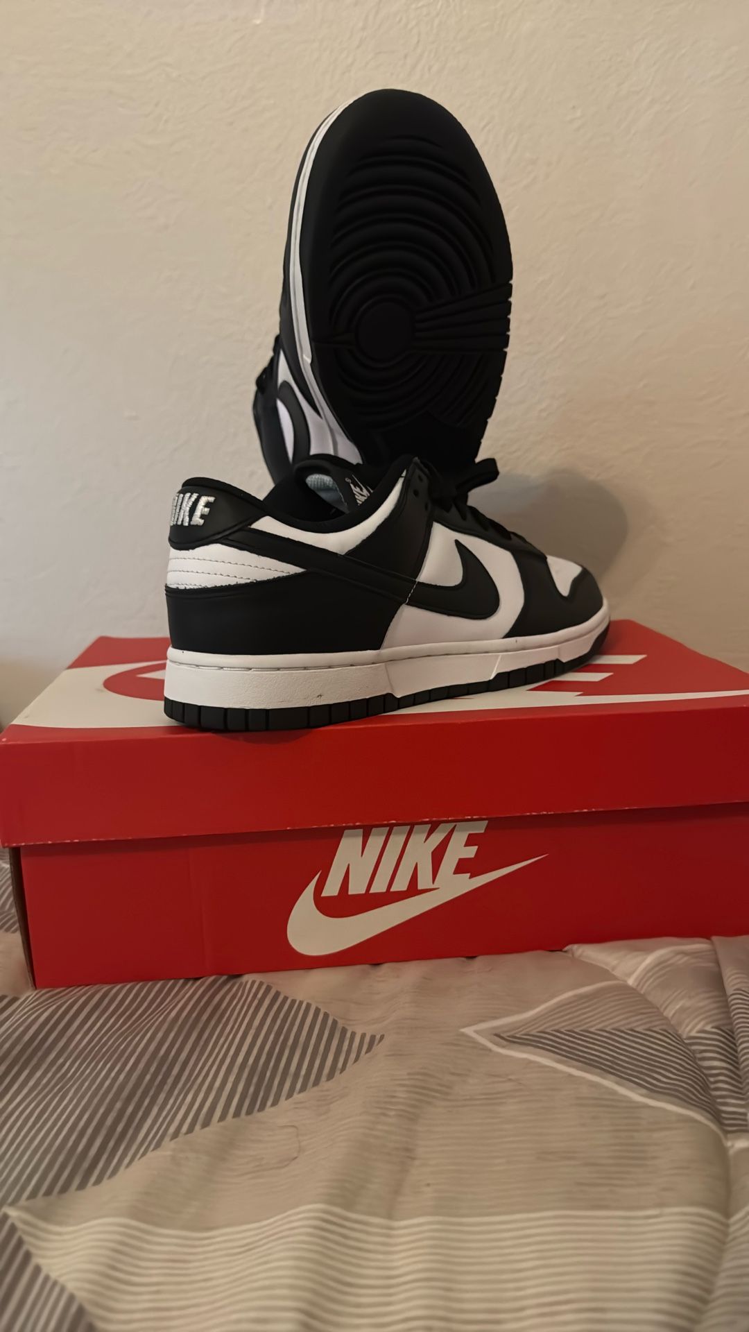W Nike Dunk Low Size 8.5 Men