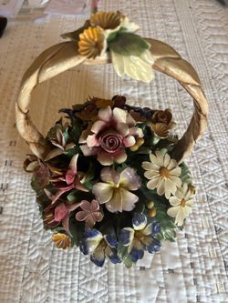 Ceramic flowers made in Italy