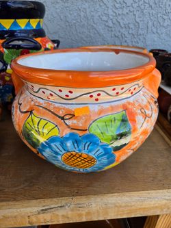 Tambien tenemos lindas macetas de talavera($45)