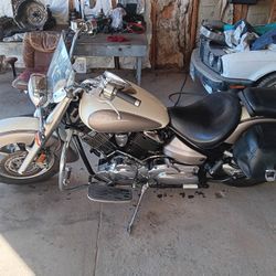 03 Yamaha Vstar 1100 