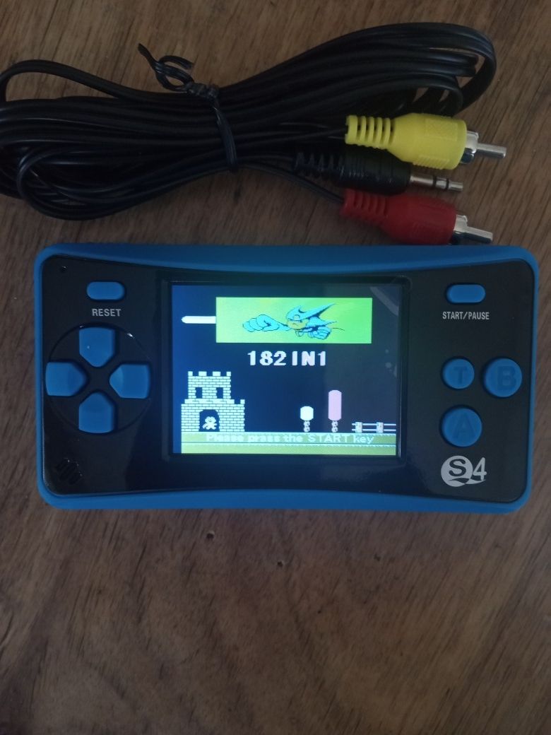 RETRO HANDHELD GAME CONSOLE 182 IN 1 GAMES CLASSIC PORTABLE 2.5" SCREEN ARCADE TV VIDEO GAME