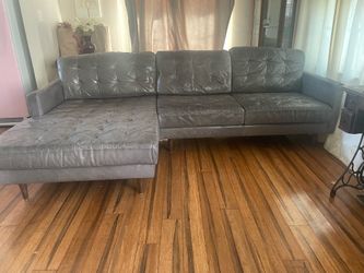 Delivery Available / Vintage style Sectional