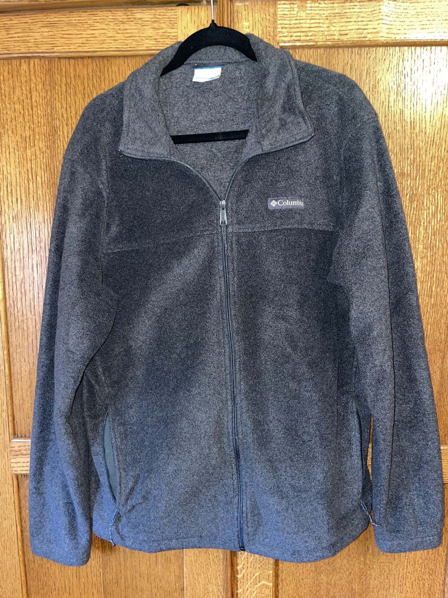 Columbia Grey Fleece Sweater. Mens Large