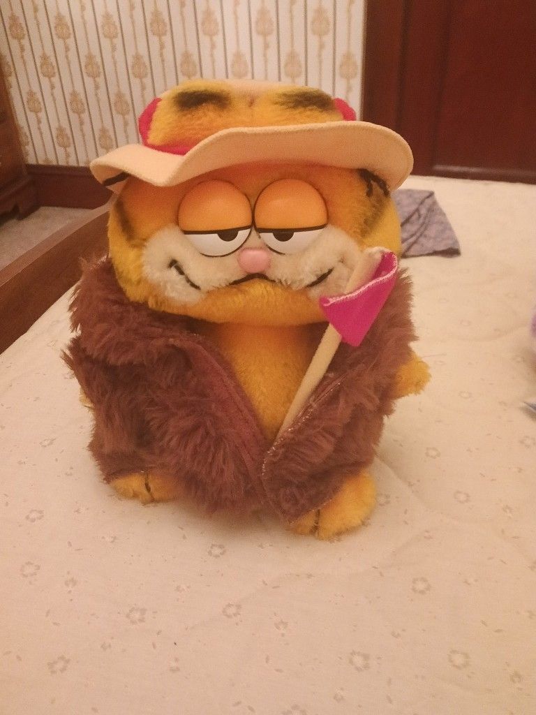 1981 VINTAGE DAKIN GARFIELD 9 INCH BCOC