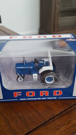 New Ford 8000 1:64 scale diecast