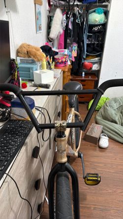 Black Oakland bars (price is negotiable)