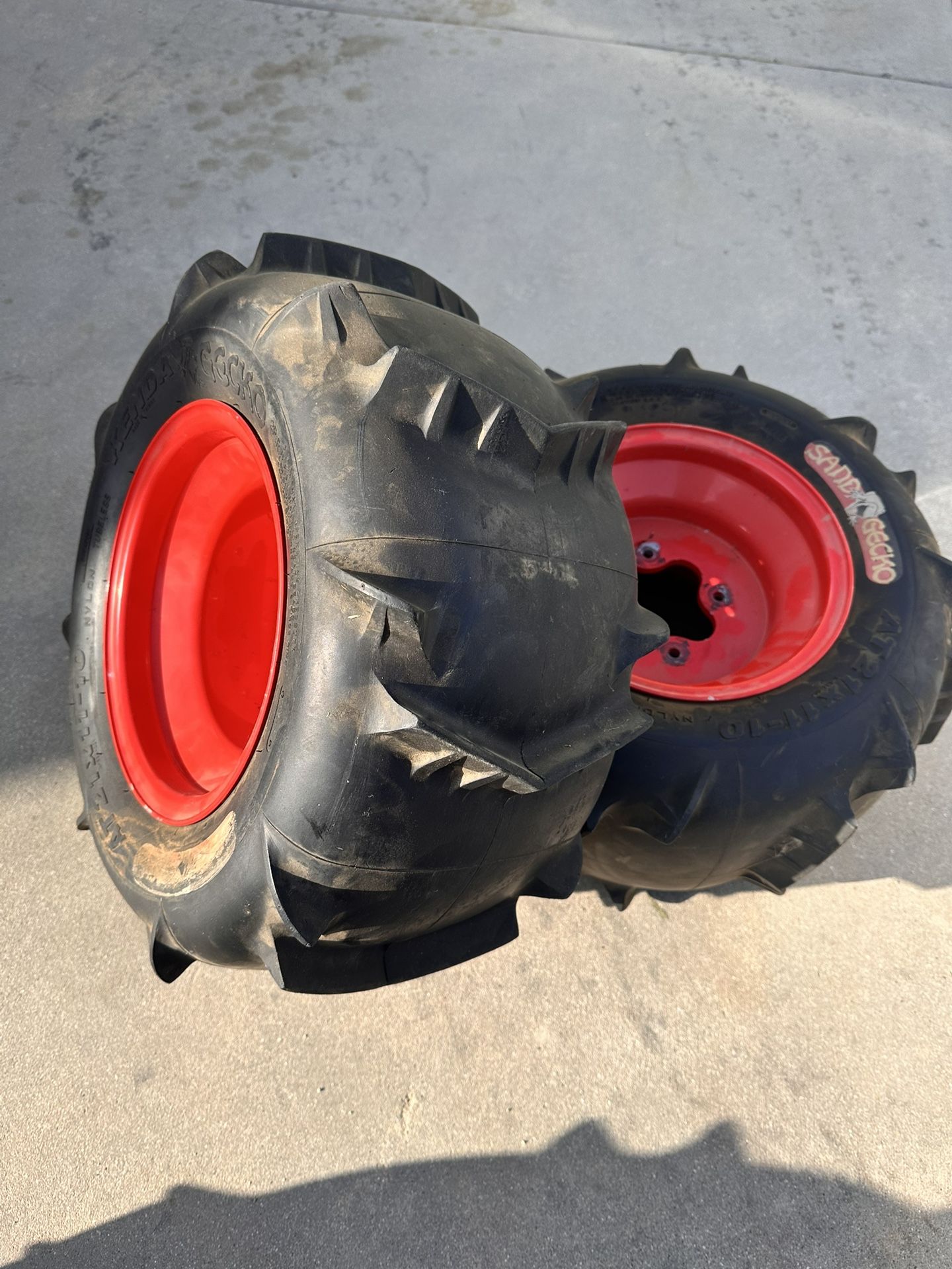 Paddle Tires