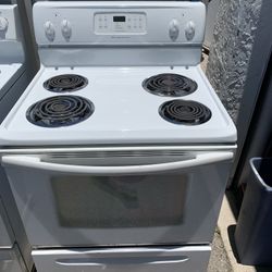 White Coil Top Stove Range Frigidaire . Warehouse pricing.   Warranty  . Delivery Available . 2522 Market st. 33901