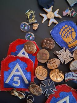 Military Pins 