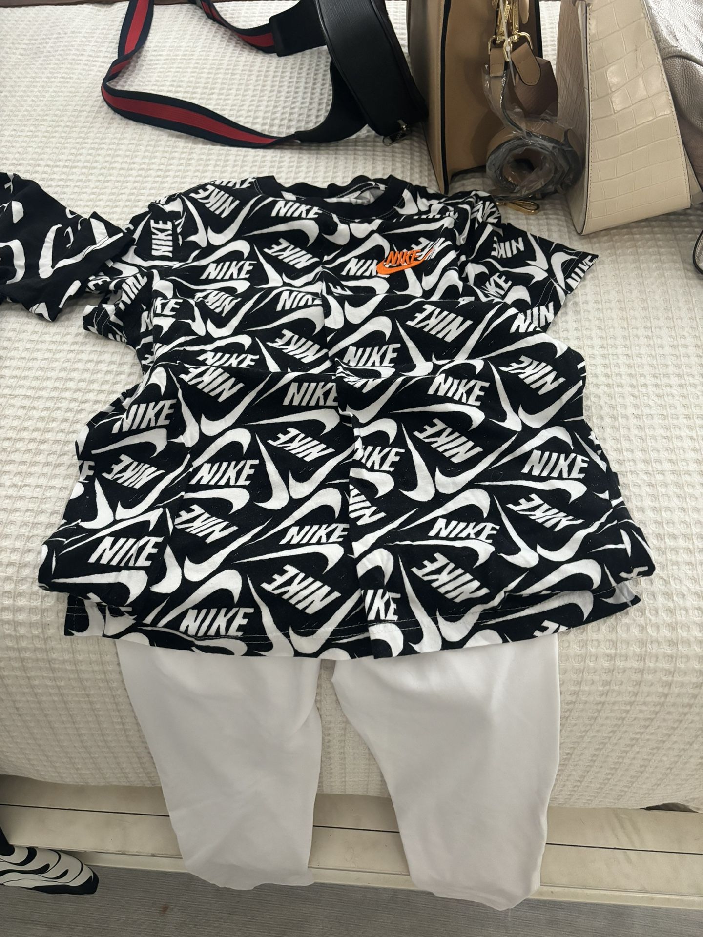 Nike & White Monob Legging 