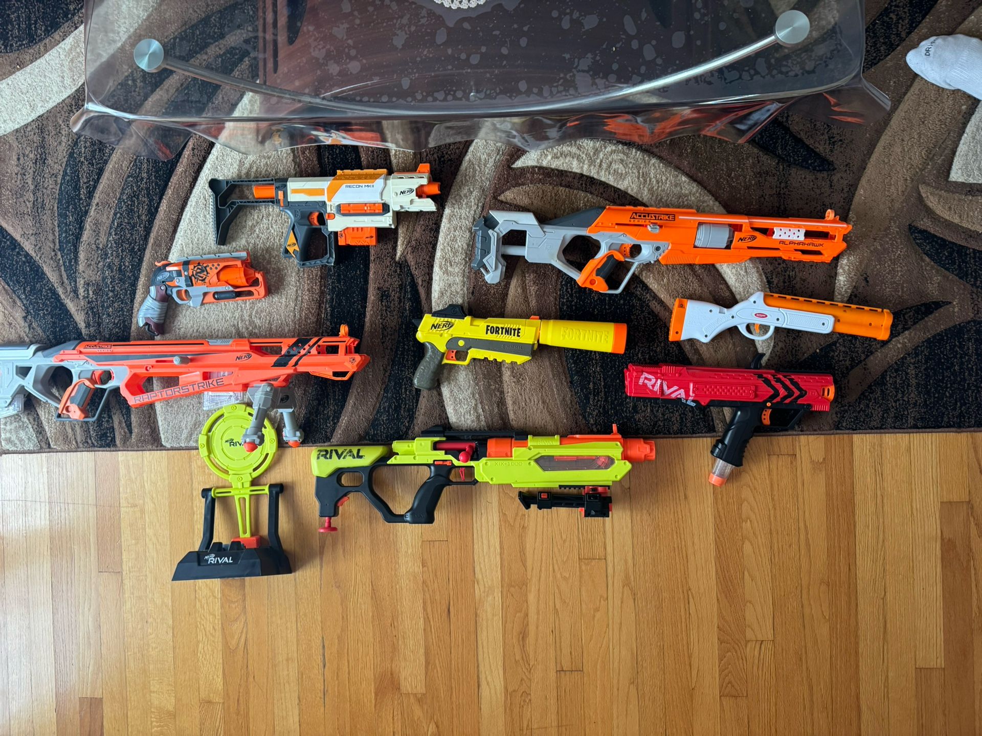 8 Nerf Guns + Practice Target