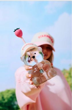 limited-edition Pink Bearista™ Glass Cold Cups