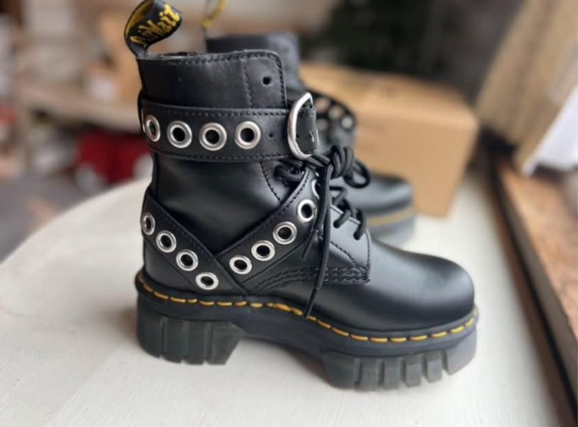 Dr. Martens Size 5 Ladies