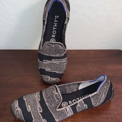 ROTHY’S BRAND NEW SIZE 7.5 ROUND TOE SLIP ON FLATS