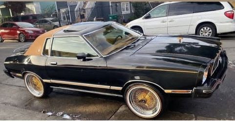 1977 ford Mustang