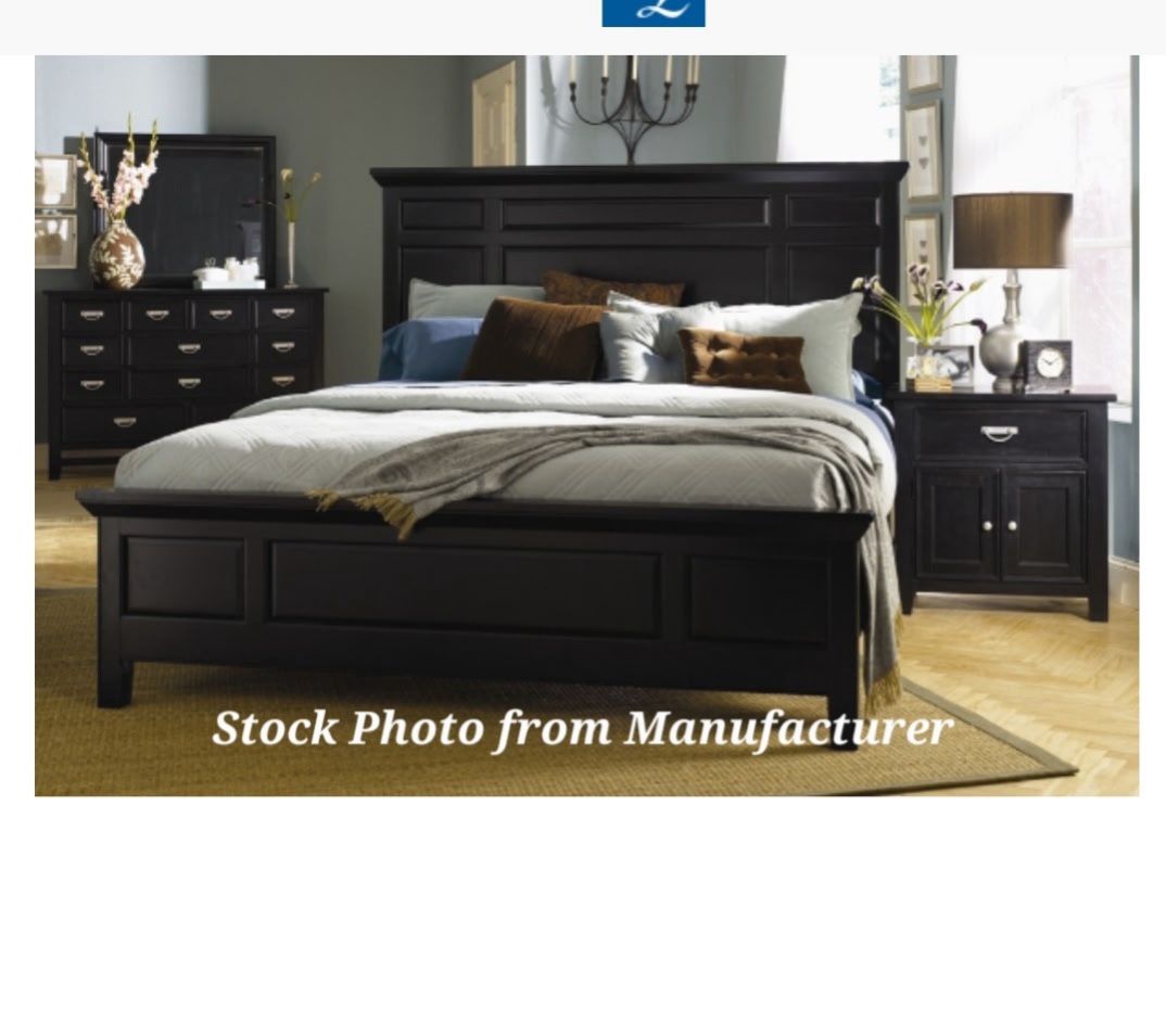  Queen Bedroom Set