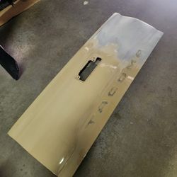 2016-2023 Toyota Tacoma Tailgate Shell Oem