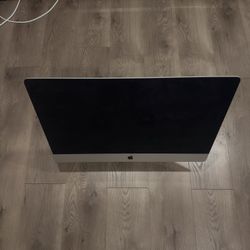Apple iMac 27-Inch Retina 5K (2017) + Apple Keyboard & Mouse