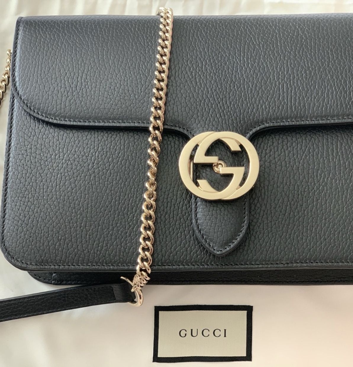 GUCCI Black Leather GG Interlocking Crossbody bag