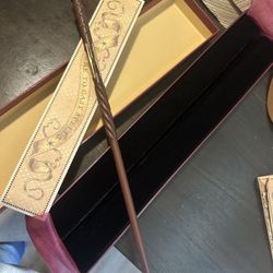 2022 Universal Studios Harry Potter Interactive Collectors Edition Wand