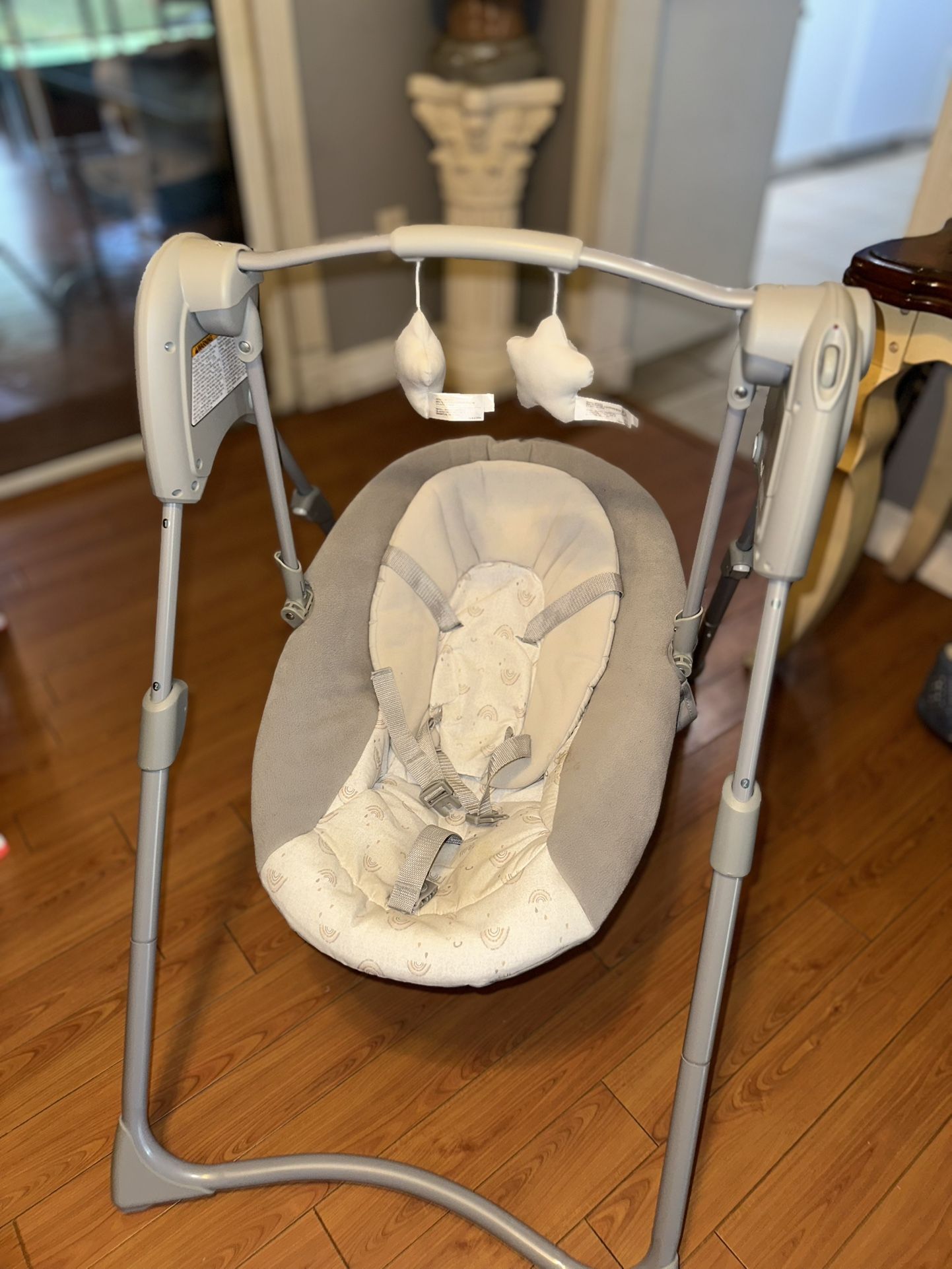 Graco Small Spaces Swing