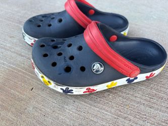 Toddler crocs $10