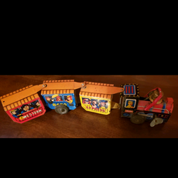 Antiques tin train